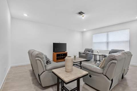 3129 Streng Lane, Royal Palm Beach FL - photo 9 of 86