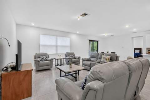 3129 Streng Lane, Royal Palm Beach FL - photo 11 of 86