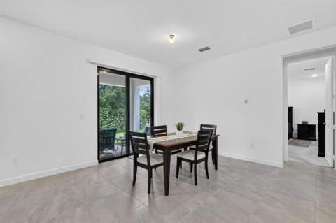 3129 Streng Lane, Royal Palm Beach FL - photo 15 of 86