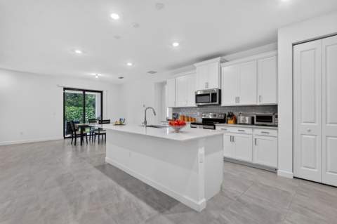 3129 Streng Lane, Royal Palm Beach FL - photo 19 of 86