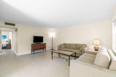196 Piedmont E, Delray Beach FL - photo 6 of 31
