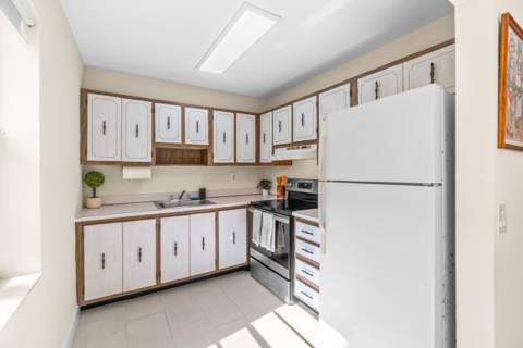196 Piedmont E, Delray Beach FL - photo 10 of 31