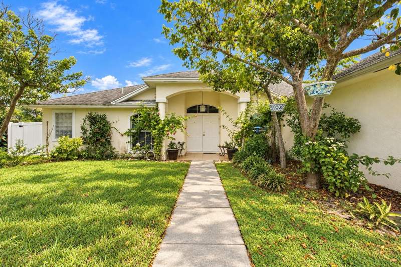 3 bedroom Single Family Residence at 2082 SW Judith Lane, Port St Lucie Section 9, Port St. Lucie — photo 2