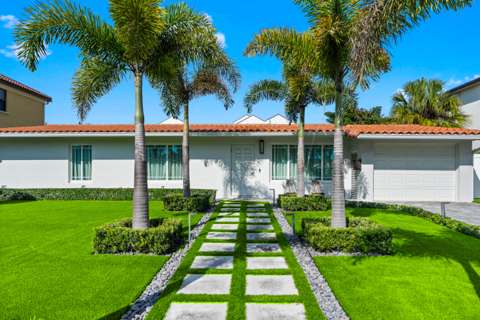 881 NE 4Th Avenue, home for sale on NE 4Th Avenue