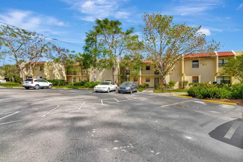 2 bedroom Condominium at 2050 Oleander Avenue #2-106, Island House Condominium Phase I, Fort Pierce — photo 3