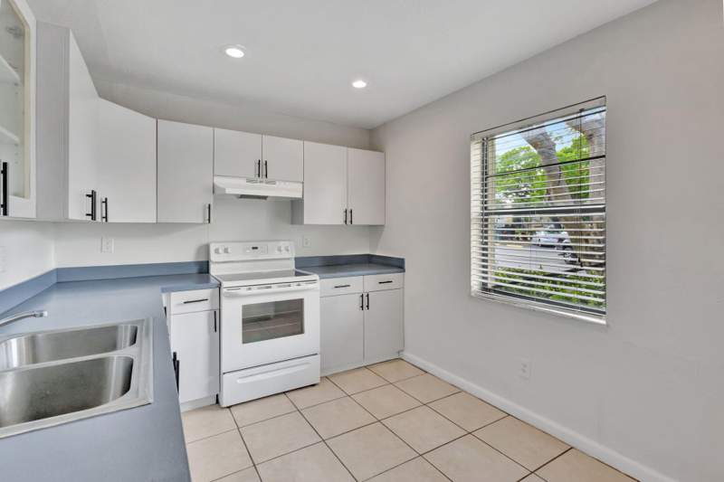 2 bedroom Condominium at 2050 Oleander Avenue #2-106, Island House Condominium Phase I, Fort Pierce — photo 5