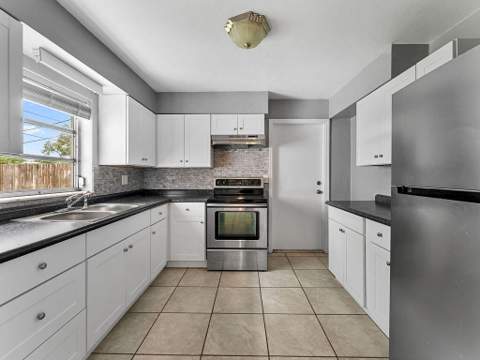 306 Riomar Drive, Port St. Lucie FL - photo 6 of 43
