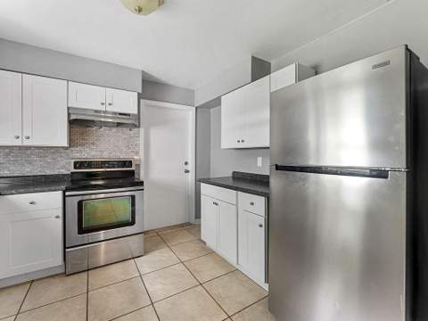 306 Riomar Drive, Port St. Lucie FL - photo 7 of 43