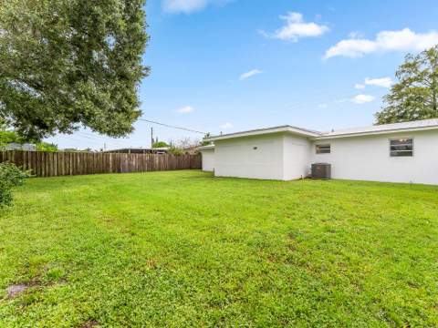 306 Riomar Drive, Port St. Lucie FL - photo 15 of 43