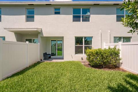 4178 Lagoon Shore Drive, Lake Worth FL - photo 19 of 31
