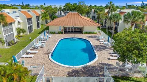 1428 SE 4th Avenue #107, Deerfield Beach FL - photo 6 of 10
