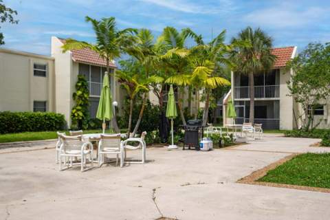 1428 SE 4th Avenue #107, Deerfield Beach FL - photo 8 of 10
