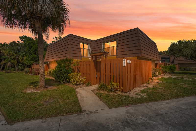 2 bedroom Townhouse at 6051 SE Riverboat Drive #821, River Pines, Stuart — photo 2