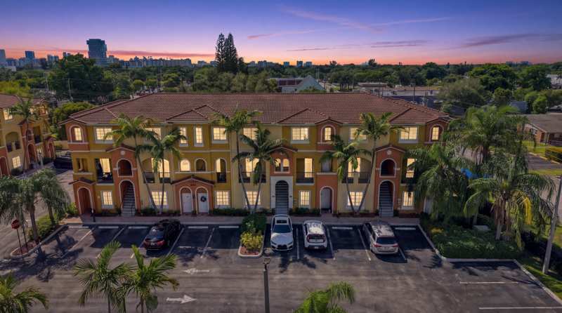 2 bedroom Townhouse at 141 NW 2nd Avenue #7, Highland Park Village Condo, Hallandale Beach — photo 1
