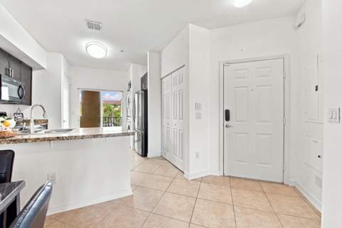 141 NW 2nd Avenue #7, Hallandale Beach FL - photo 9 of 50