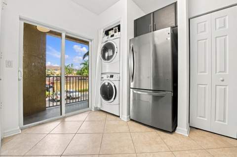 141 NW 2nd Avenue #7, Hallandale Beach FL - photo 23 of 50