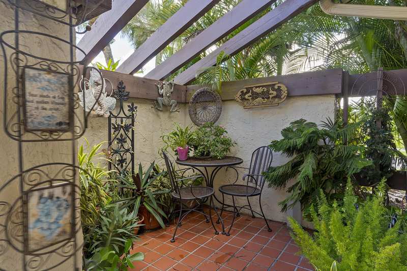 2 bedroom Villa at 3647 Willa Way #A, Villas Of Willow Bend, Lake Worth — photo 1