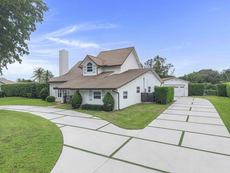 4 bedroom Single Family Residence at 9620 NW 39th Court, The Hills, Coral Springs — photo 2