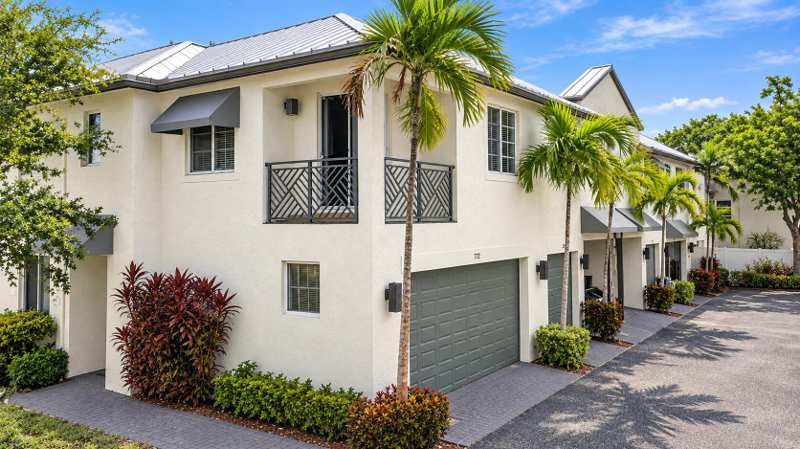 3 bedroom Townhouse at 712 SE 2nd Street, Atlantic East Plat, Pompano Beach — photo 1
