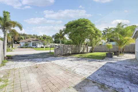 130 Plum Tree Drive, Lake Worth FL - photo 24 of 24