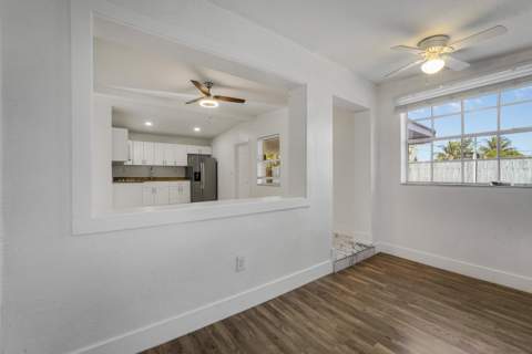 130 Plum Tree Drive, Lake Worth FL - photo 9 of 24