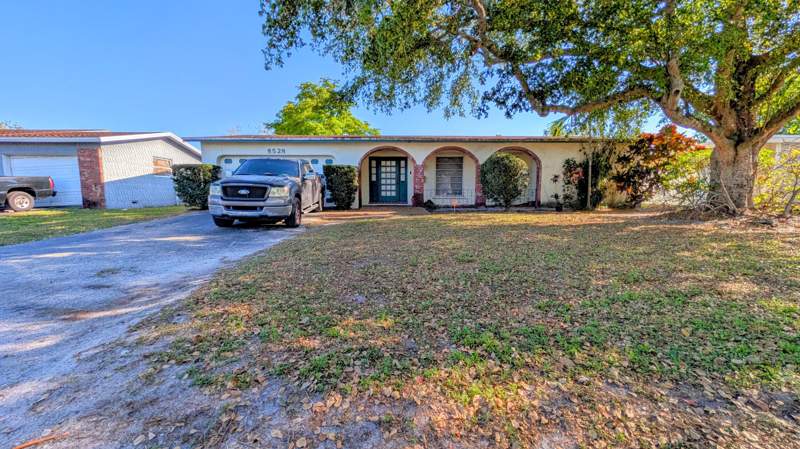 4 bedroom Single Family Residence at 8528 Windsor Drive, Knolls 1st Sec Replat, Miramar — photo 2