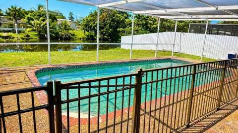 8528 Windsor Drive, Miramar FL - photo 8 of 19