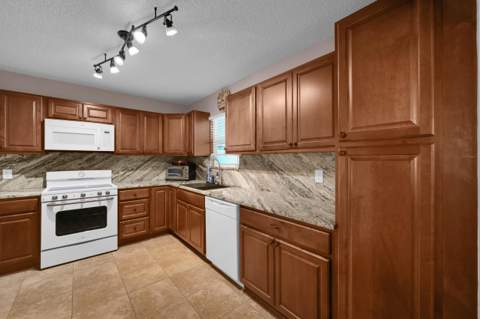 2849 SE Nance Street, Port St. Lucie FL - photo 14 of 59