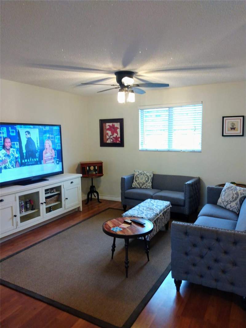 1 bedroom Stock Cooperative at 1717 Rodman Street #18, Rodman Gardens, Hollywood — photo 3