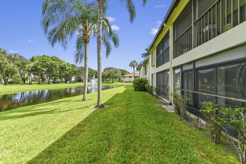 2 bedroom Condominium at 3385 Lucerne Park Drive, Park Pointe, Greenacres — photo 3