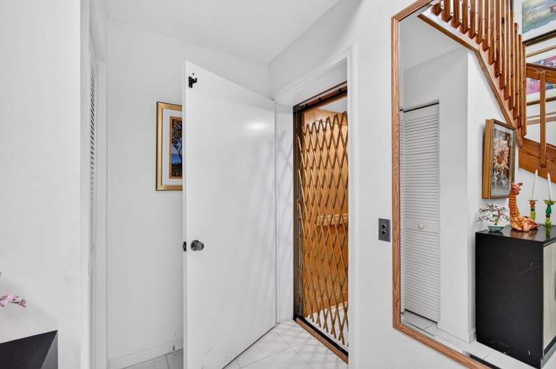 3 bedroom Condominium at 9865 Seacrest Circle #202, Palm Isles, Boynton Beach — photo 4