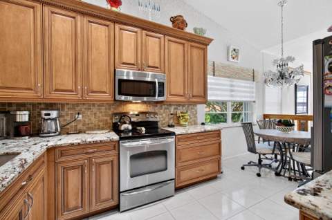 9865 Seacrest Circle #202, Boynton Beach FL - photo 17 of 50