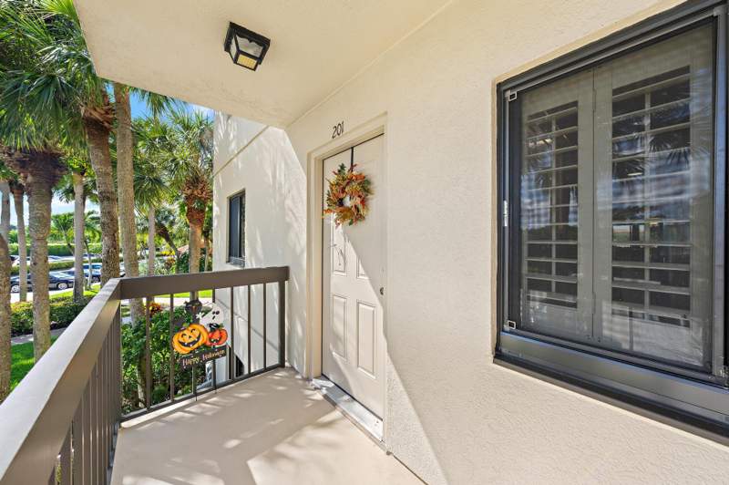 2 bedroom Condominium at 601 Seafarer Circle #201, Marina At The Bluffs Condo, Jupiter — photo 2