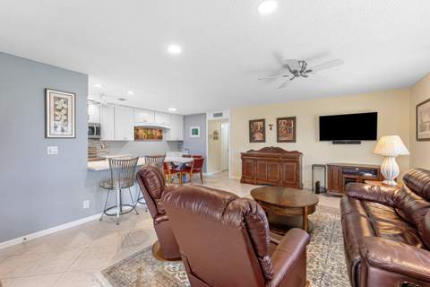 572 High Point Drive #D, Delray Beach FL - photo 6 of 40