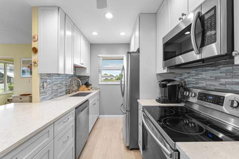 572 High Point Drive #D, Delray Beach FL - photo 10 of 40