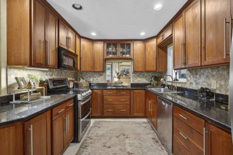 3470 Custer Avenue, Lake Worth FL - photo 8 of 60