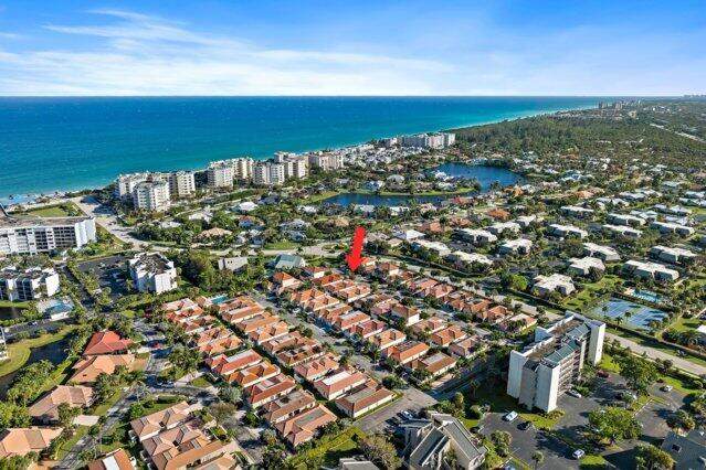 2 bedroom Single Family Residence at 1483 Vía Del Sol, Via Del Mar Condo 02, Jupiter — photo 2