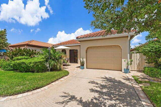 2 bedroom Single Family Residence at 1483 Vía Del Sol, Via Del Mar Condo 02, Jupiter — photo 3