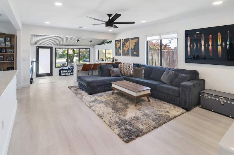 3 bedroom Single Family Residence at 508 SW 13th Street, Lauderdale, Fort Lauderdale — photo 2