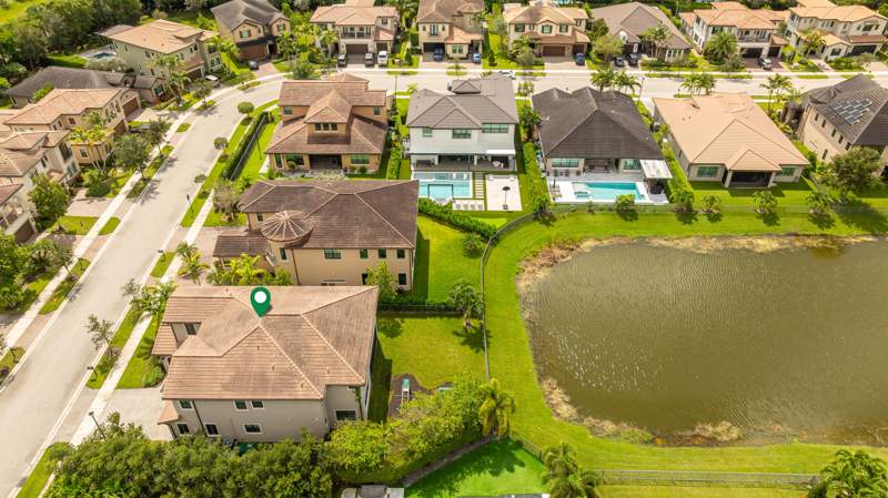 4 bedroom Single Family Residence at 9203 Meridian Drive, Watercrest, Parkland — photo 3