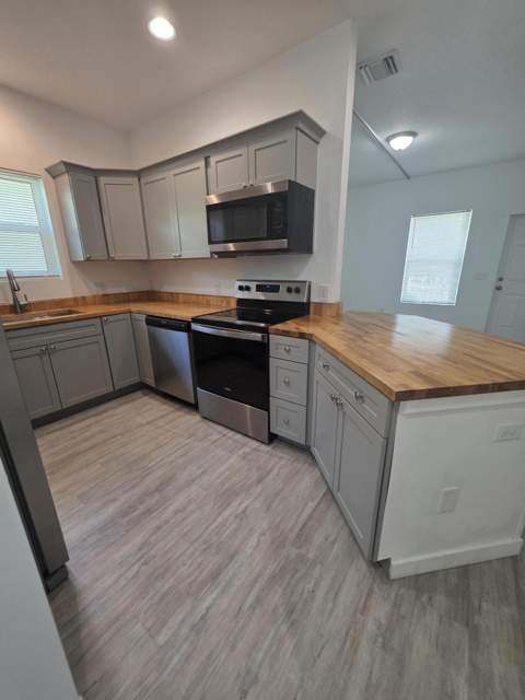 4587 Cambridge Street, Lake Worth Beach FL - photo 9 of 16