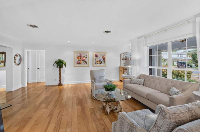4 bedroom Single Family Residence at 840 SW 2nd Street, Royal Oak Hills, Boca Raton — photo 4