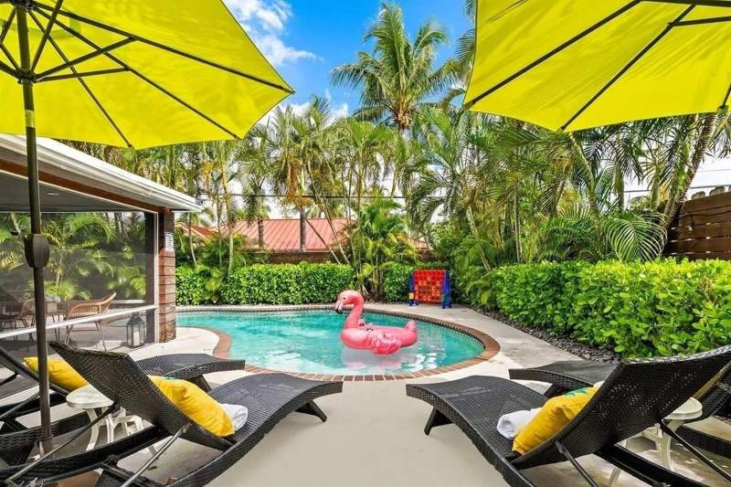 4 bedroom Single Family Residence at 1949 Windward Drive, Bel-Air 32-10 B, Lauderdale-By-The-Sea — photo 2