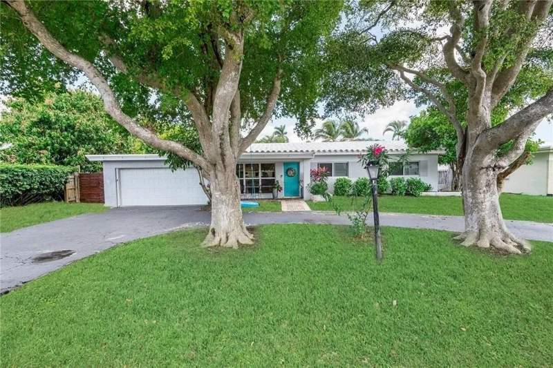 4 bedroom Single Family Residence at 1949 Windward Drive, Bel-Air 32-10 B, Lauderdale-By-The-Sea — photo 3