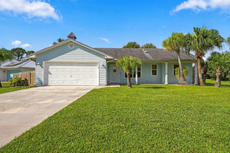 2 bedroom Single Family Residence at 590 NW Haven Street, Port St Lucie Section 25, Port St. Lucie — photo 1