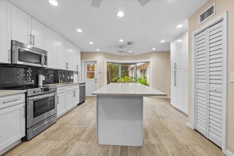 2337 SW 27th Avenue, Fort Lauderdale FL - photo 17 of 36