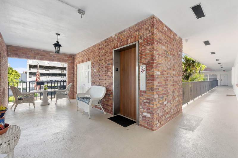 1 bedroom Condominium at 2424 NE 9th Street #305, Colonial Manor West Apartments, Fort Lauderdale — photo 3