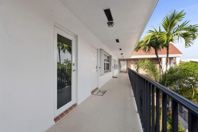 1 bedroom Condominium at 2424 NE 9th Street #305, Colonial Manor West Apartments, Fort Lauderdale — photo 4