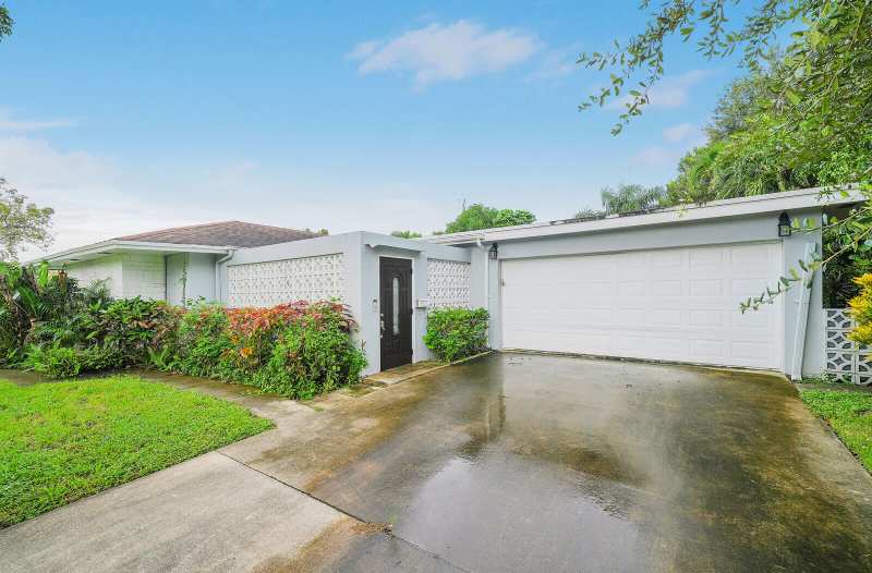 3 bedroom Single Family Residence at 1612 42nd Street, Westfield At Wpb, West Palm Beach — photo 1
