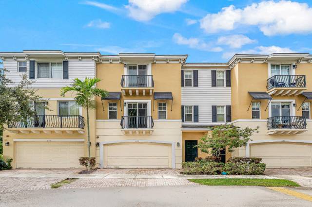 673 NW 38th Circle home for sale in Vistazo At Boca Raton